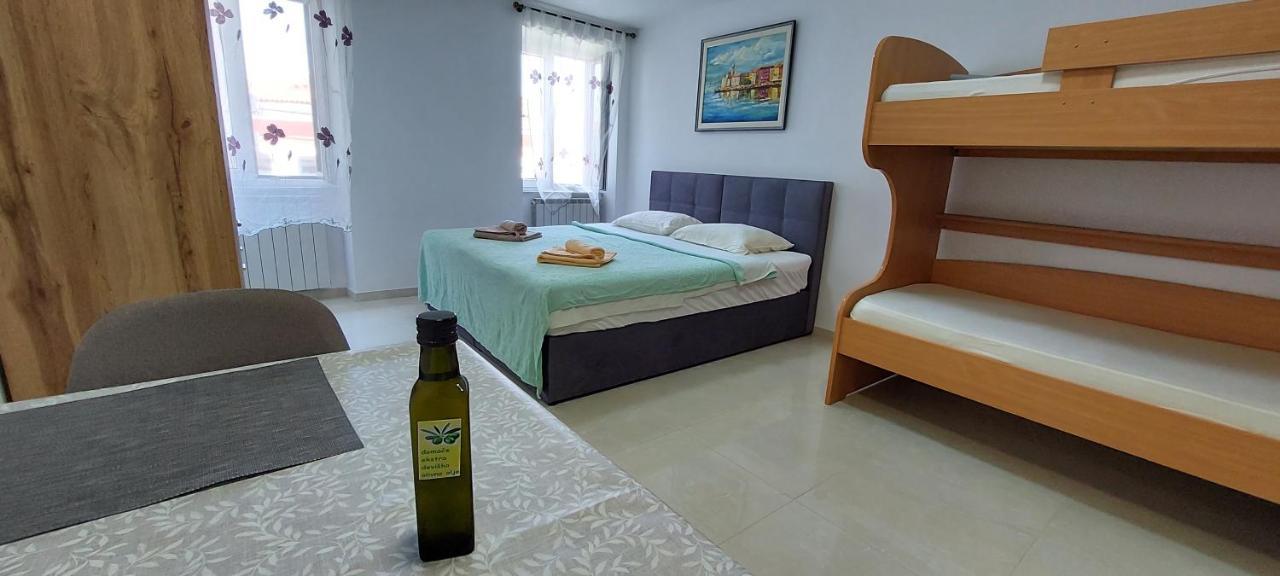Apartmaji Jurcan อิซอลา ภายนอก รูปภาพ